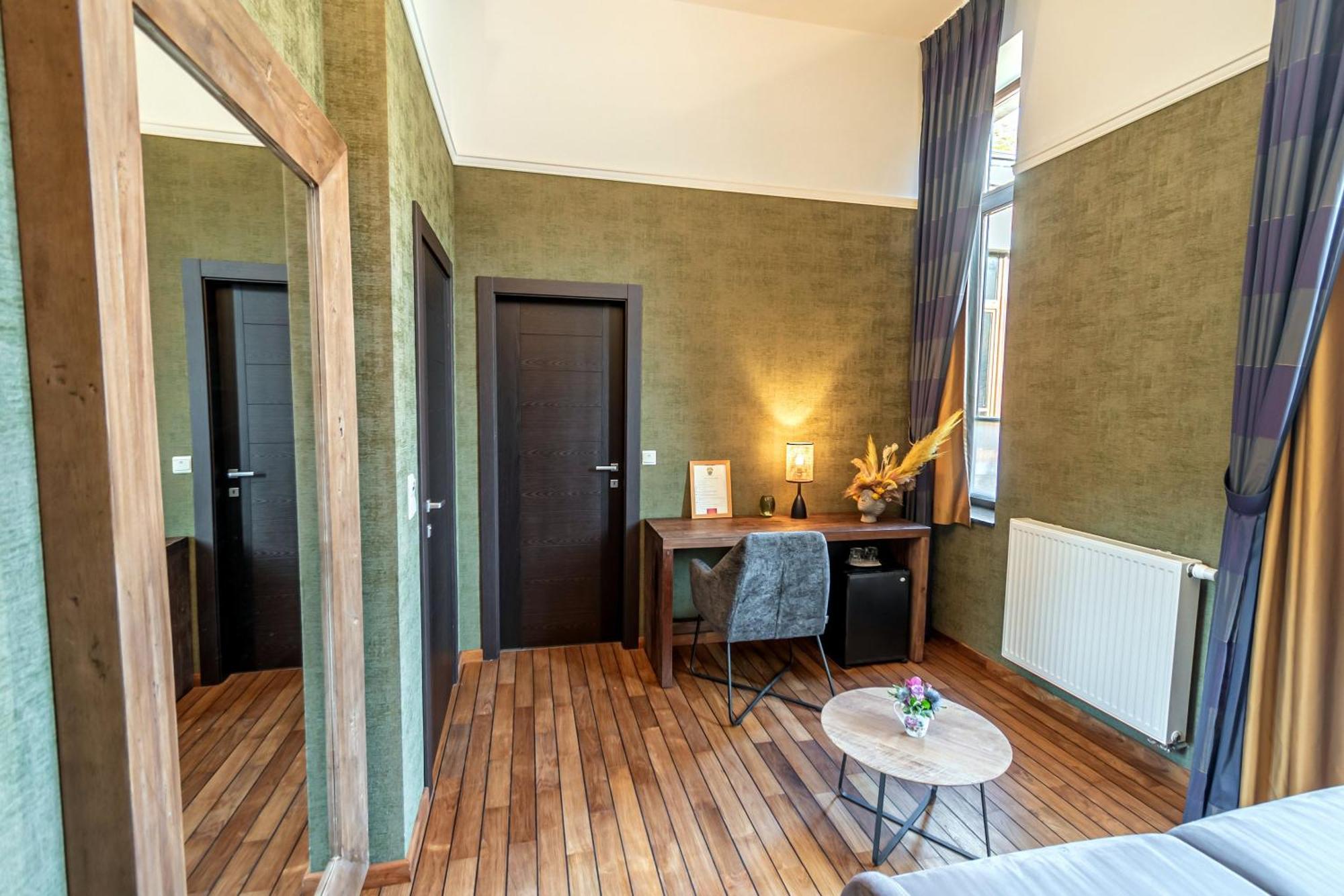 Hotel Des Comtes Дюрби Стая снимка