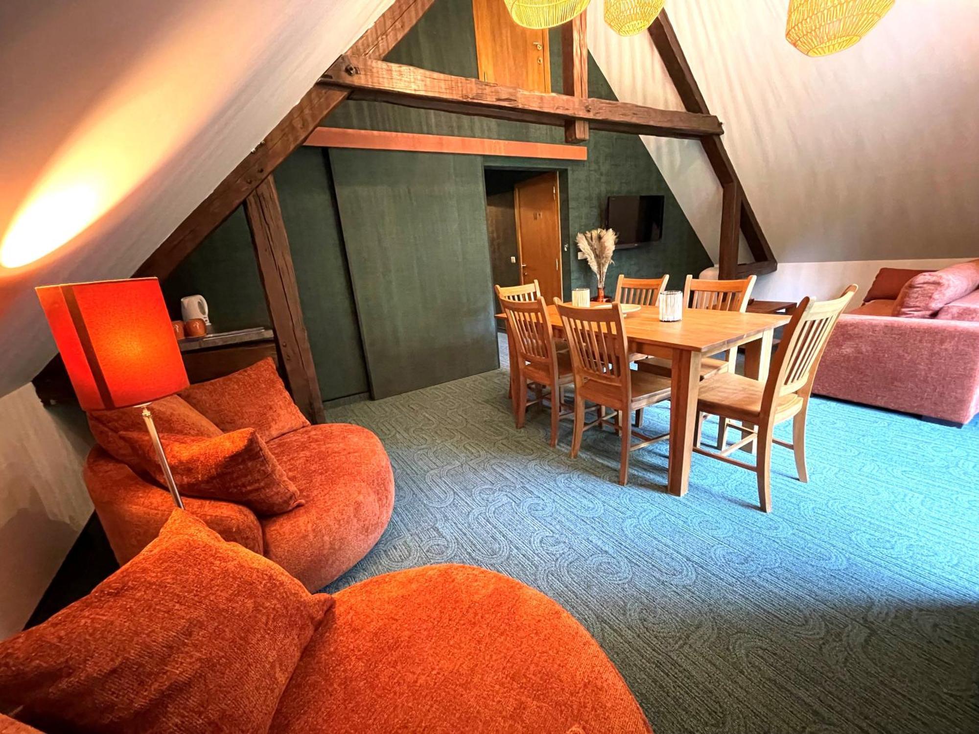 Hotel Des Comtes Дюрби Екстериор снимка