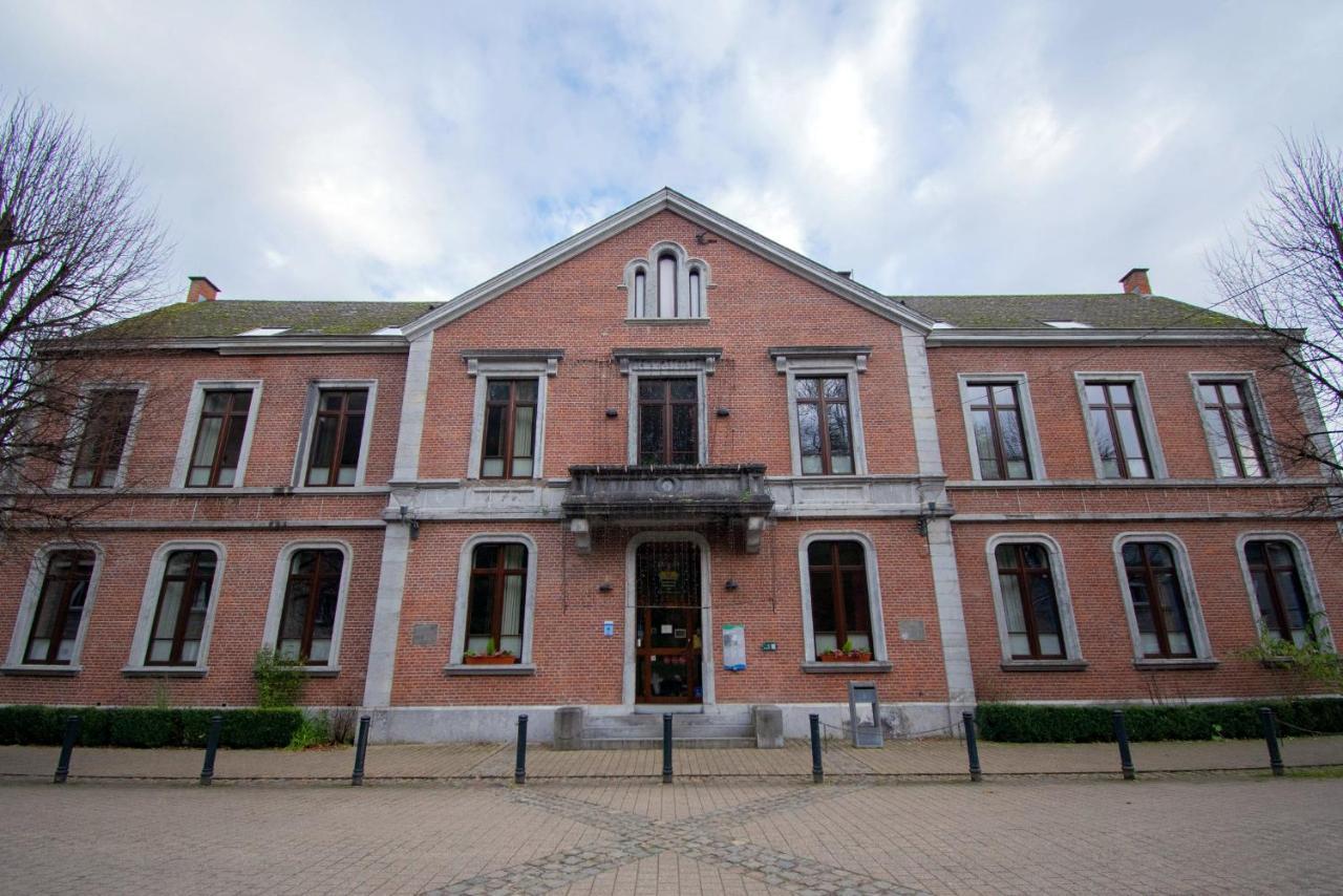 Hotel Des Comtes Дюрби Екстериор снимка